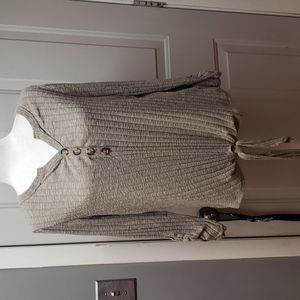 Maurices v neck top, size xl